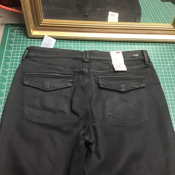 BNWT LEVIS black jeans - Picture 4 of 7